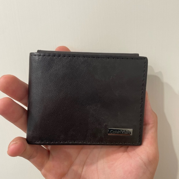 Calvin Klein Wallet - Picture 1 of 5